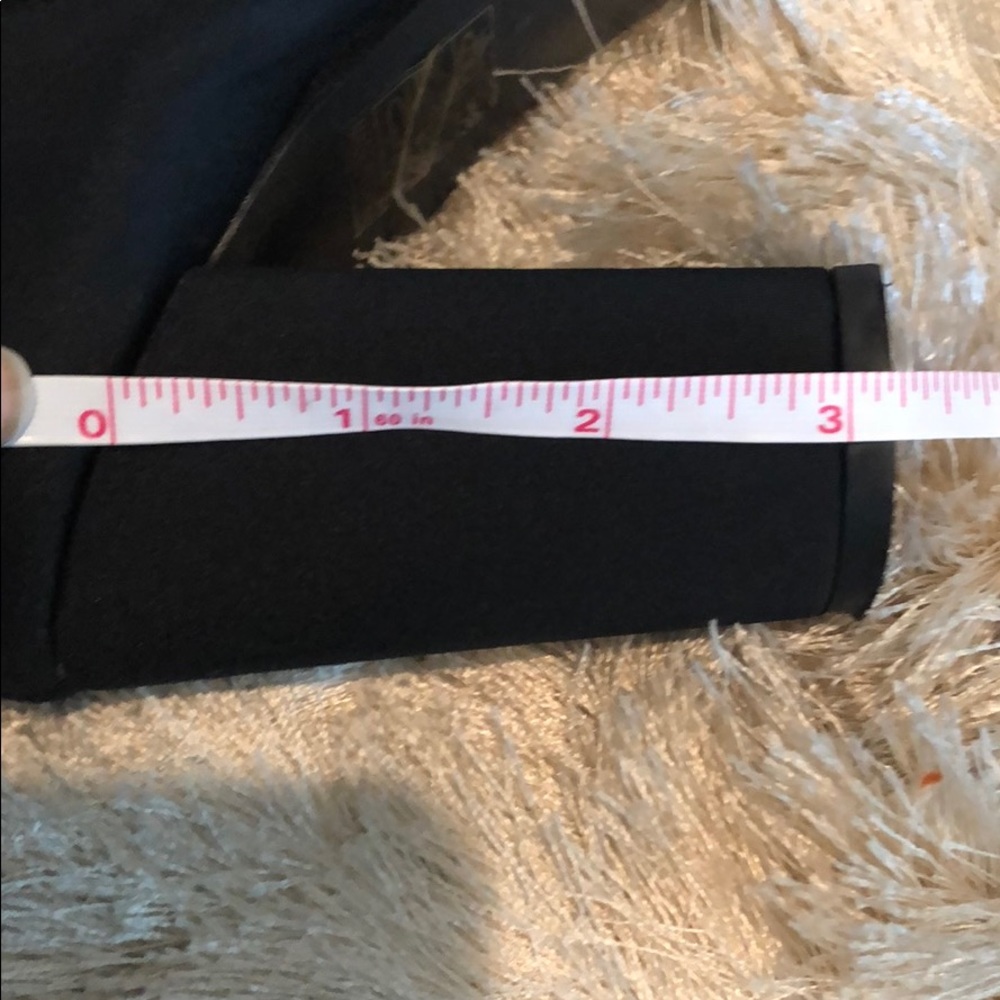 Boohoo black round closed toe 3.5” boot 5 - Picture 7 of 8